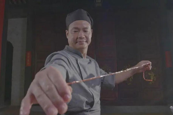 前文再續(xù)，書(shū)接上一回，搵食大BOSS終于現(xiàn)身啦！